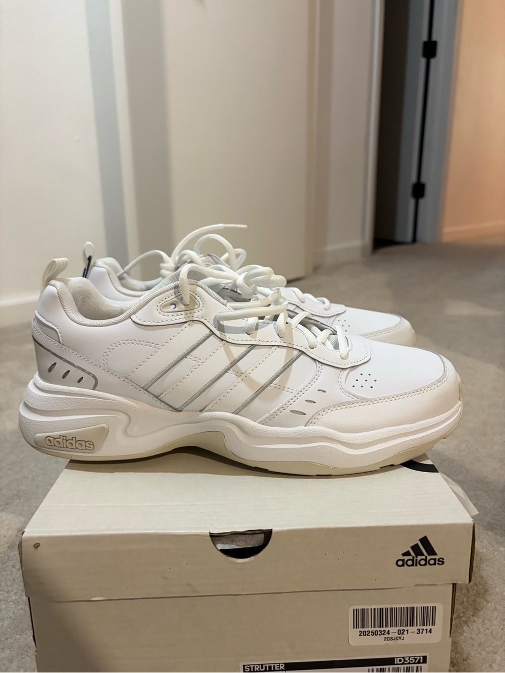 Adidas Strutter White Grey Chunky Sneakers Men’s 10 NWT Dad Shoes